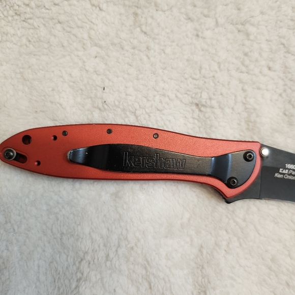 Kershaw Leek 1660 RED Handle Black Blade Rear Assisted Opening - Picture 3 of 6